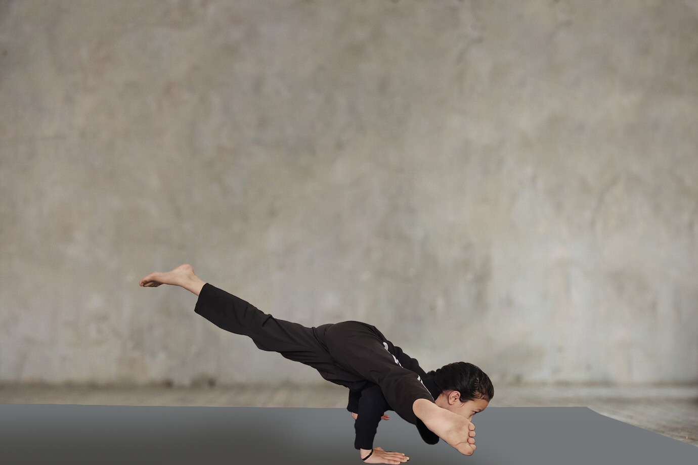 Eka Pada Koundinyasana